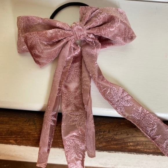 Anthropologie  Pink Bow Bundle - Picture 2 of 5